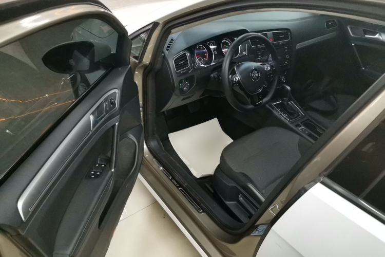 Used Volkswagen Golf 2018 230TSI Automatic Comfort Model
