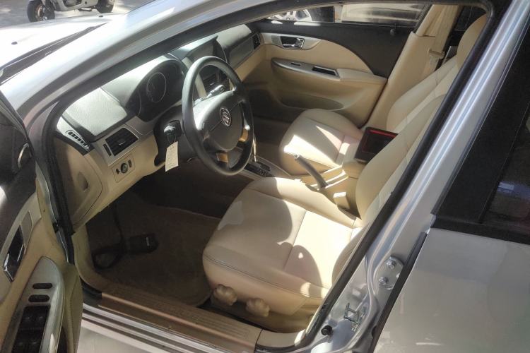 Used Buick Excelle 2013 1.5L Automatic Classic Model
