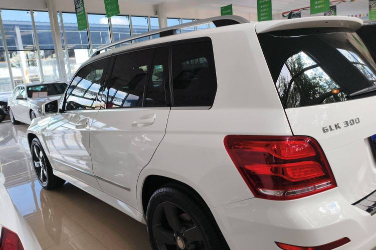 Used Mercedes-Benz GLK-Class 2013 GLK 300 4MATIC Dynamic Sunroof Model