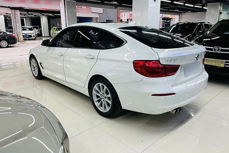 Used BMW 3 Series GT 2017 320i Sport Edition
