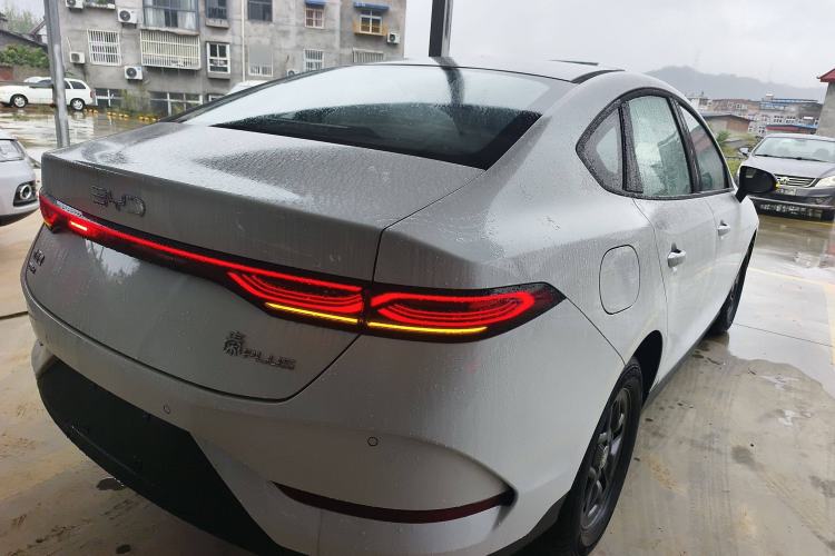 Used BYD Qin PLUS 2025 DM-i Smart Drive 55KM Leading Model
