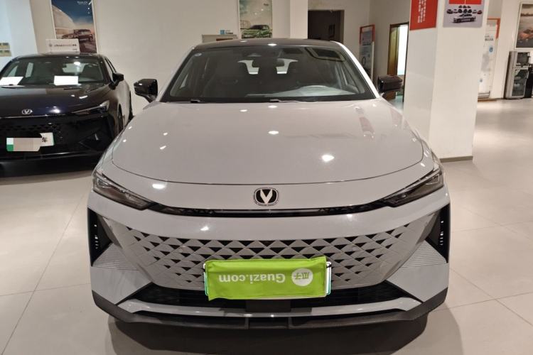 Used Changan UNI-V iDD 2024 Blue Whale Smart Electric iDD 136km Luxury Model
