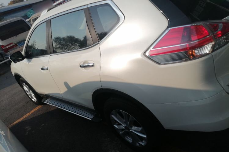 Used Nissan X-Trail 2015 2.0L CVT Comfort MAX Edition 2WD
