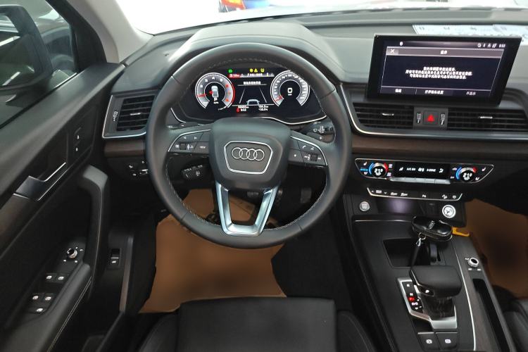 Used Audi Q5L 2022 40T Fashionable and Elegant Model
