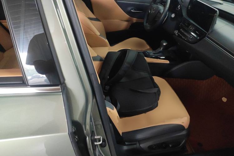 Used Lexus ES 2022 200 Excellence Edition
