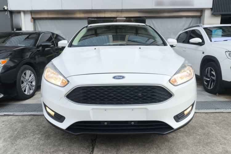 Used Ford Focus 2018 Hatchback Classic 1.6L Automatic Trendy SmartDrive Edition
