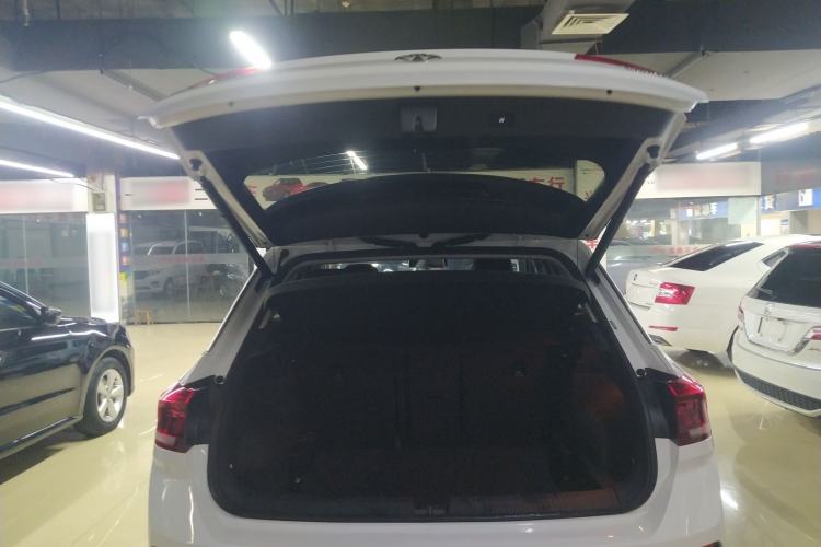 Used Volkswagen T-ROC 2018 280TSI DSG Two-Wheel Drive Comfort Version China VI Standard
