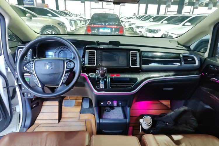 Used Honda Elysion 2019 2.0L Hybrid Supreme Edition
