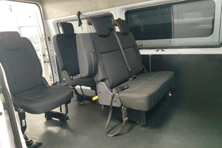 Used JMC Fushun 2022 2.0T Manual Multi-Function Passenger Vehicle Mid-Range High Roof 6-7 Seats
