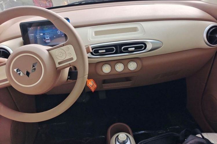 Used Wuling Hongguang MINIEV 2025 Four-Door Version Advanced Edition
