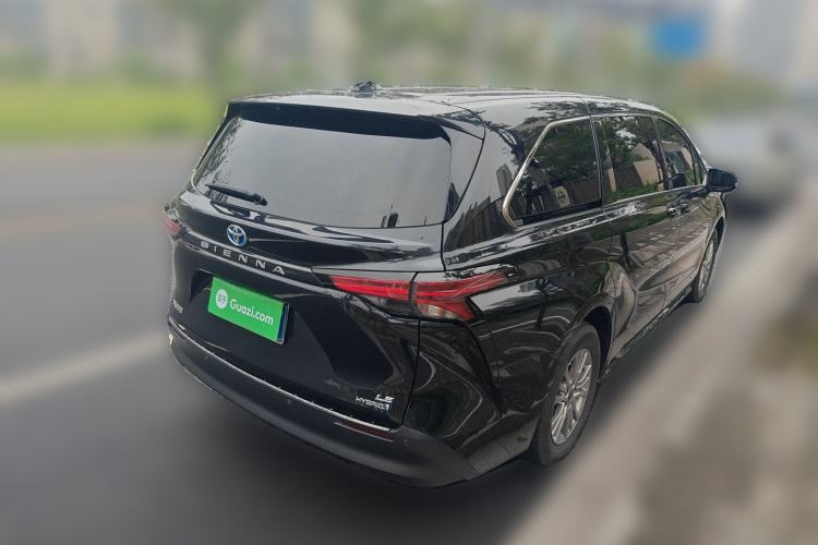 Used Toyota Sienna 2023 2.5L Hybrid Comfort Edition
