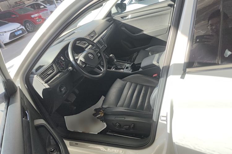 Used Skoda Superb 2016 TSI330 DSG Smart Drive Edition
