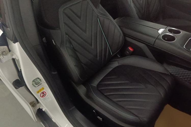 Used  SL03 2023 200Max Range-Extended Version
