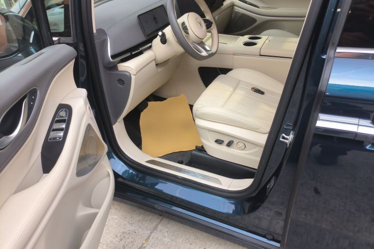 Used VOYAH Dream 2025 PHEV Four-Wheel Drive Prestige Kunpeng Edition