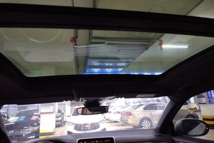 Used Volkswagen T-ROC 2023 300TSI DSG Two-Wheel-Drive Chen Guang Edition