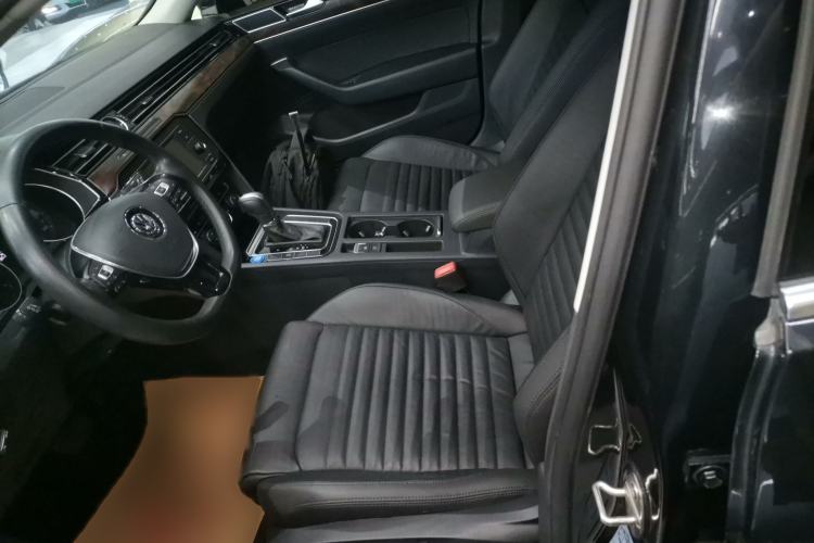 Used Volkswagen Magotan 2018 Facelift 330TSI DSG Luxury Model
