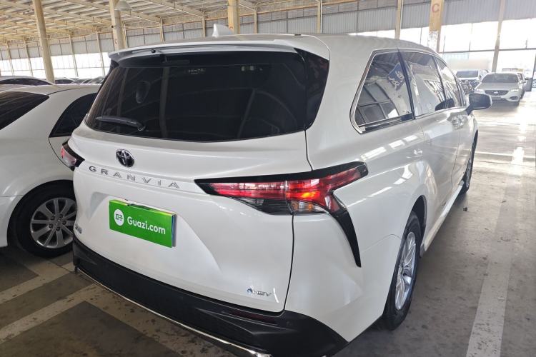 Used Toyota Granvia 2024 2.5L Hybrid Comfort Edition
