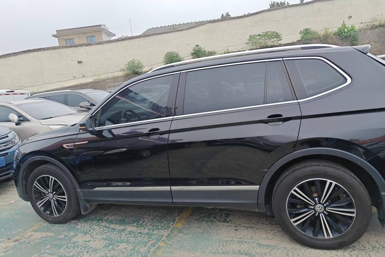 Used Volkswagen Tiguan L 2017 380TSI Automatic All-Wheel-Drive Luxury Edition
