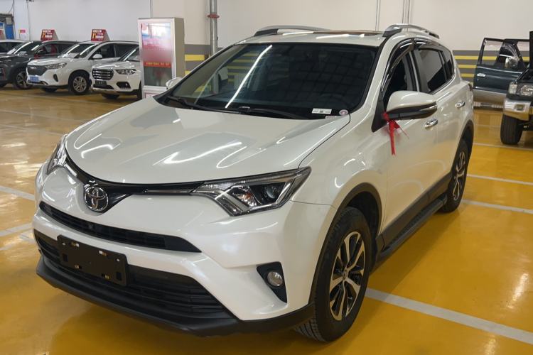 Used Toyota RAV4 2019 2.0L CVT Two-Wheel Drive Pioneer Edition China V Standard