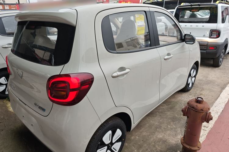 Used Wuling Hongguang MINIEV 2025 Four-Door Version Advanced Edition
