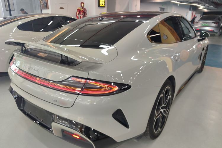 Used  SU7 2024 Four-Wheel Drive Ultra-Long Range Advanced Intelligent Driving Max Edition
