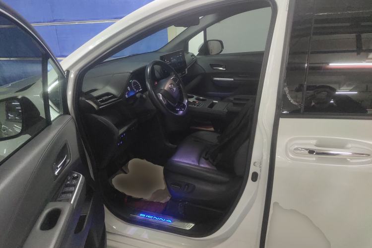 Used Toyota Sienna 2021 2.5L Hybrid Ultimate Edition
