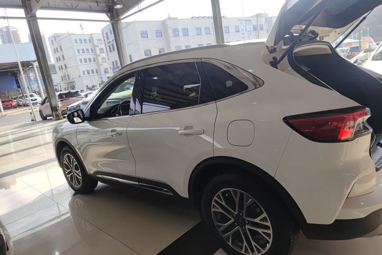 Used Ford Escape 2020 EcoBoost 245 Two-Wheel-Drive Titanium Edition