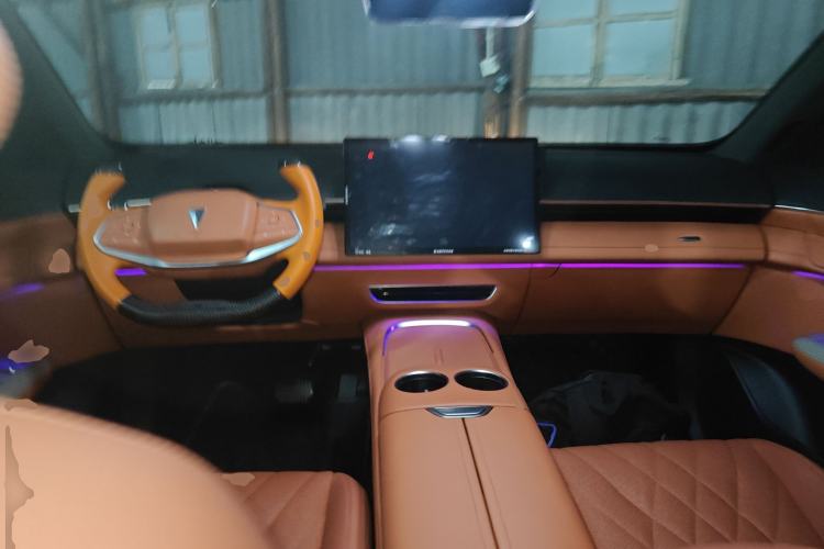 Used  S07 2023 200Max Range-Extended Version
