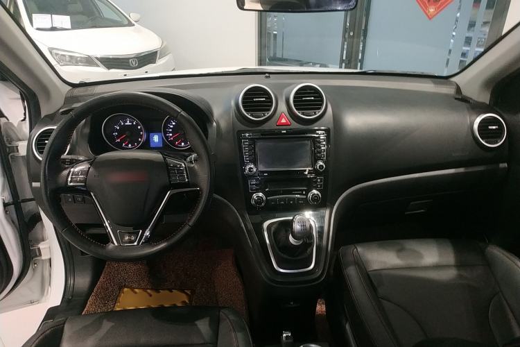 Used Haval H6 2015 Upgraded Model 1.5T Manual Two-Wheel Drive Elite Version
