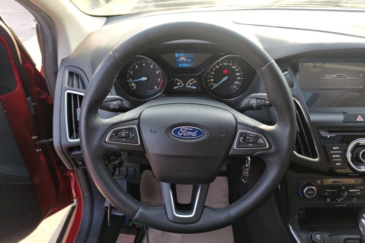 Used Ford Focus 2015 Hatchback 1.6L Automatic Fashion Edition