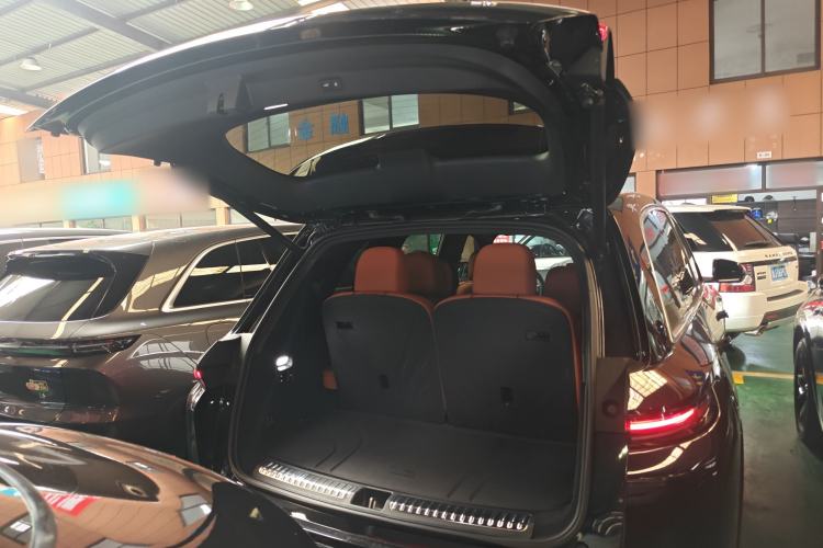 Used Li Auto L8 2023 Pro Model
