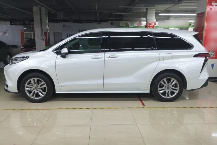 Used Toyota Sienna 2024 2.5L Hybrid Comfort Edition
