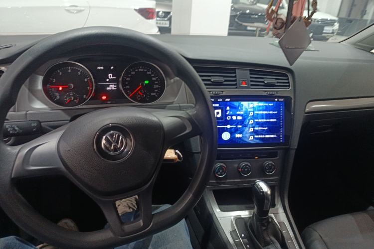 Used Volkswagen Golf 2016 1.6L Automatic Fashion Model