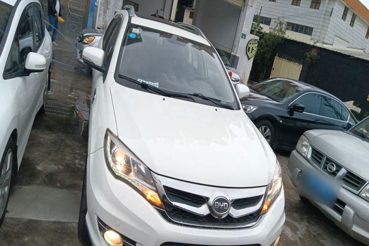 Used BYD S7 2015 2.0T Automatic Prestige Model
