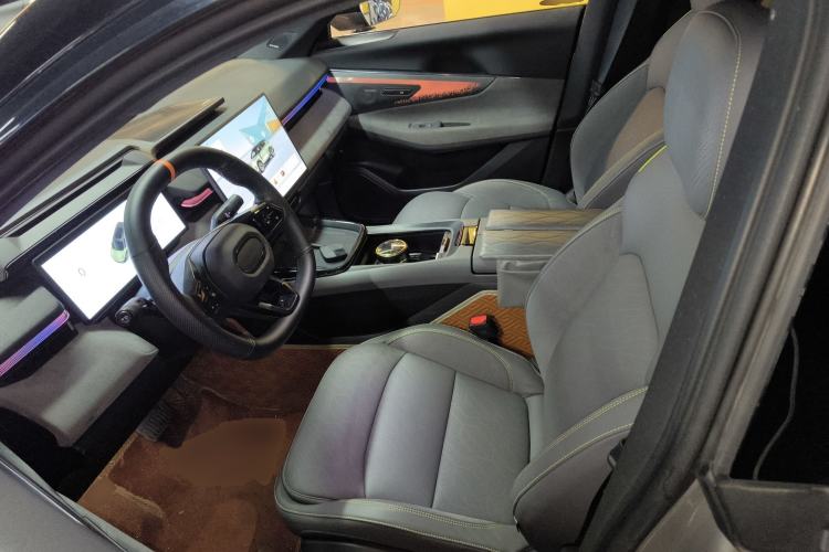 Used Lynk & Co 08 EM-P 2023 245km Ultra-Long Range Halo