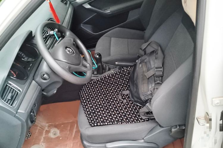 Used Volkswagen Lavida 2015 1.6L Manual Fashion Edition
