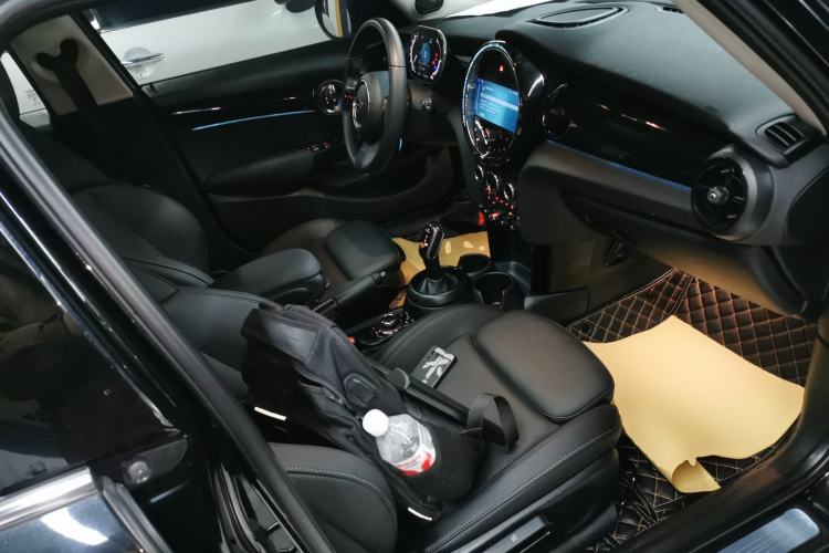 Used  MINI 2023 Updated 1.5T COOPER Artist Five-Door Edition
