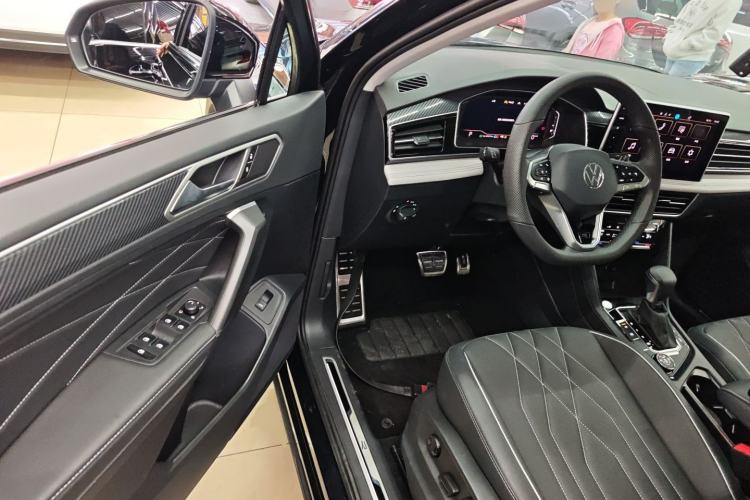 Used Volkswagen Tiguan L 2024 380TSI Automatic All-Wheel Drive R-Line Enhanced 7-Seater
