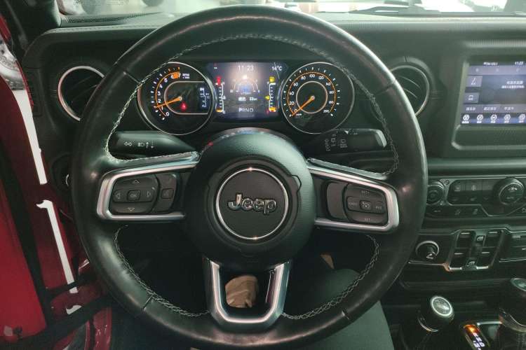 Used  Wrangler 2019 2.0T Sahara 4-Door Version China V Standard
