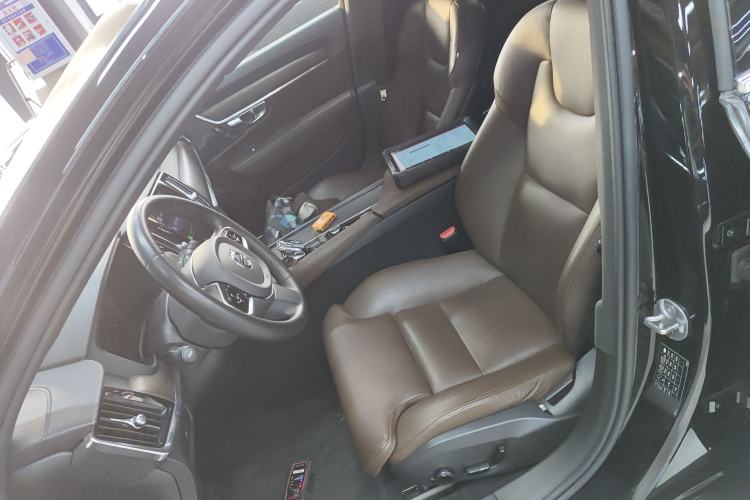 Used Volvo S90 2023 B5 Zhiyuan Luxury Edition
