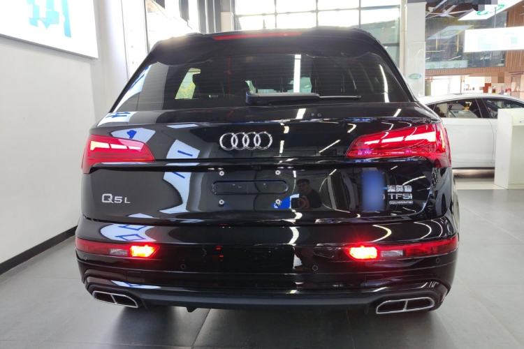 Used Audi Q5L 2023 40T Luxury Dynamic Model
