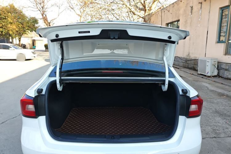 Used Roewe i5 2020 1.5L Manual 4G Connect Luxury Edition