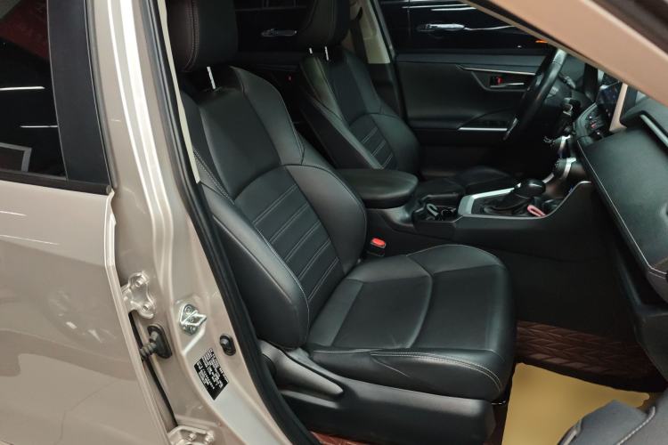 Used Toyota Wildlander 2022 2.0L CVT Two-Wheel Drive Luxury Edition
