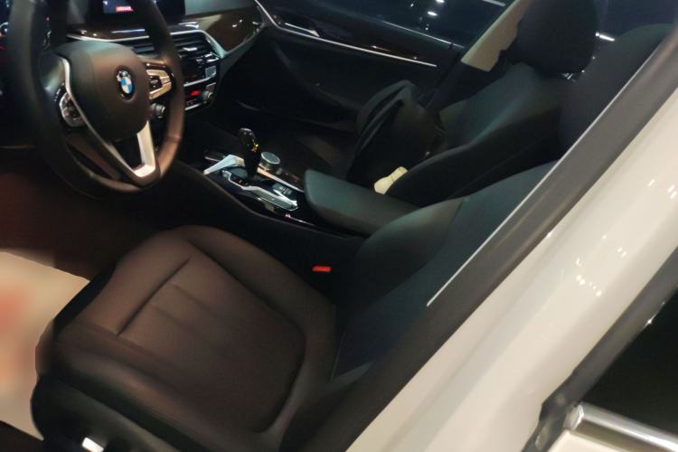 Used BMW 5 Series 2018 525Li Luxury Package
