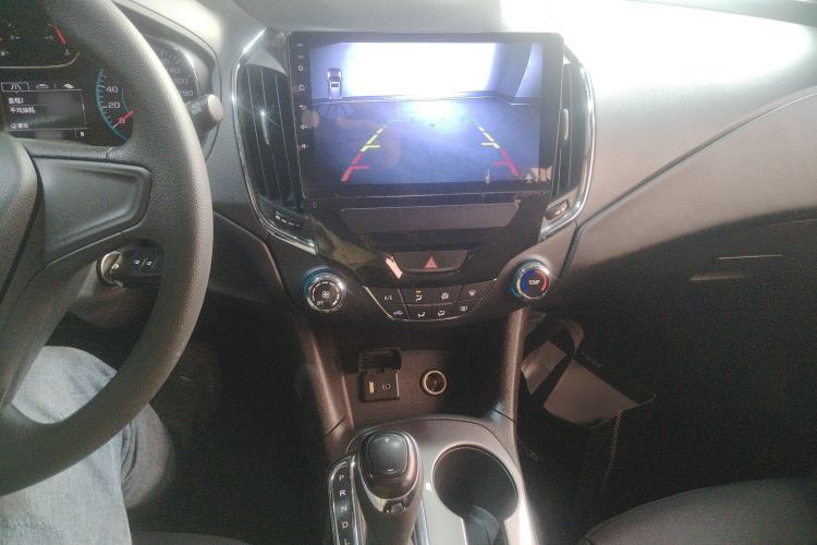 Used Chevrolet Cruze 2017 1.5L Hatchback Automatic Pioneer Sunroof Edition
