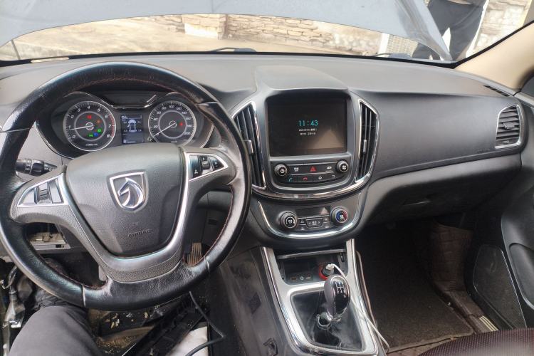 Used Baojun 560 2015 1.8L manual luxury version