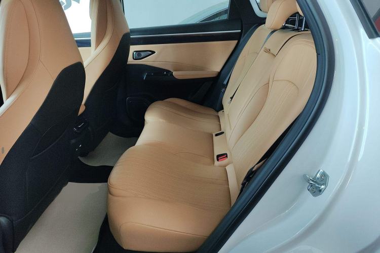 Used  L7 2024 1.5T 115 km Starship Dragon Edition
