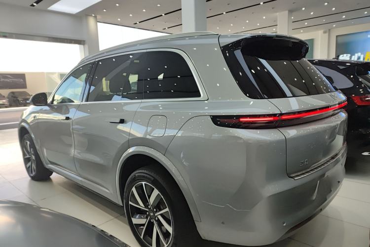 Used Li Auto L8 2023 Pro Model
