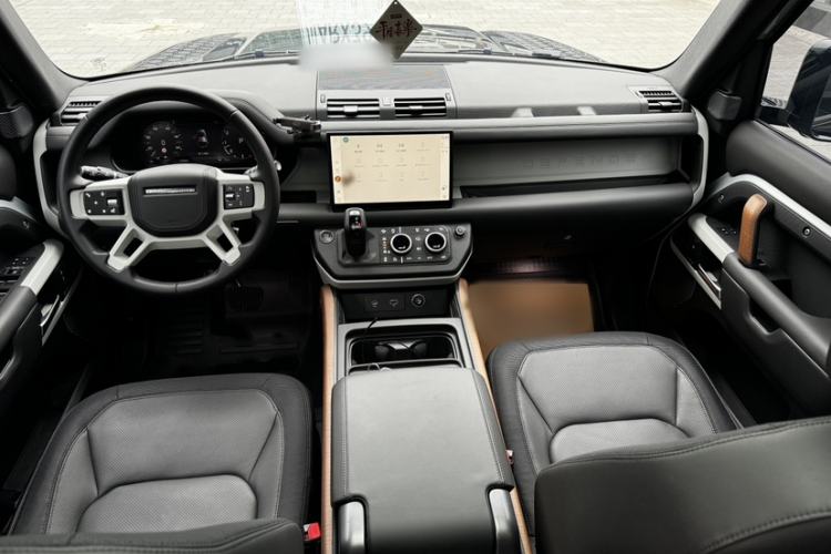 Used Land Rover Defender 2023 Facelift 110 3.0T P400 X-DYNAMIC HSE
