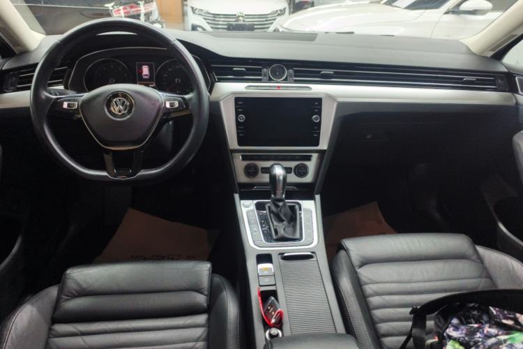 Used Volkswagen Variant 2018 380TSI Two-Wheel Drive Comfort Edition
